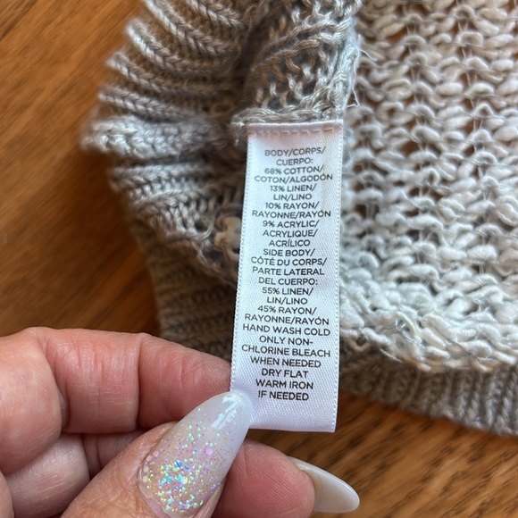 Lou & Grey long sleeve crochet cream with gray trim sweater. Size S. - Picture 9 of 17